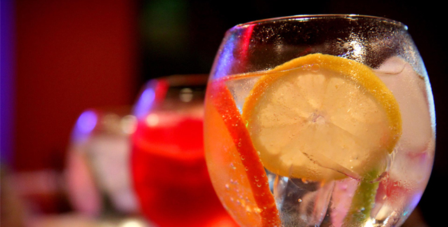 1º Coctel a 2€ en Blue Moon