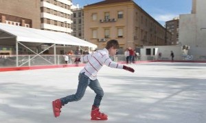 Hoy se abre la pista de hielo de Cartagena