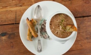 Cena clandestina en Bar Ocio